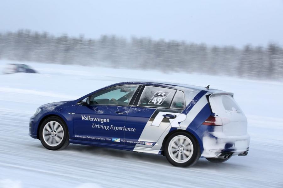  Volkswagen Golf R 5-Door 2013 года  (фото 59 из 100)